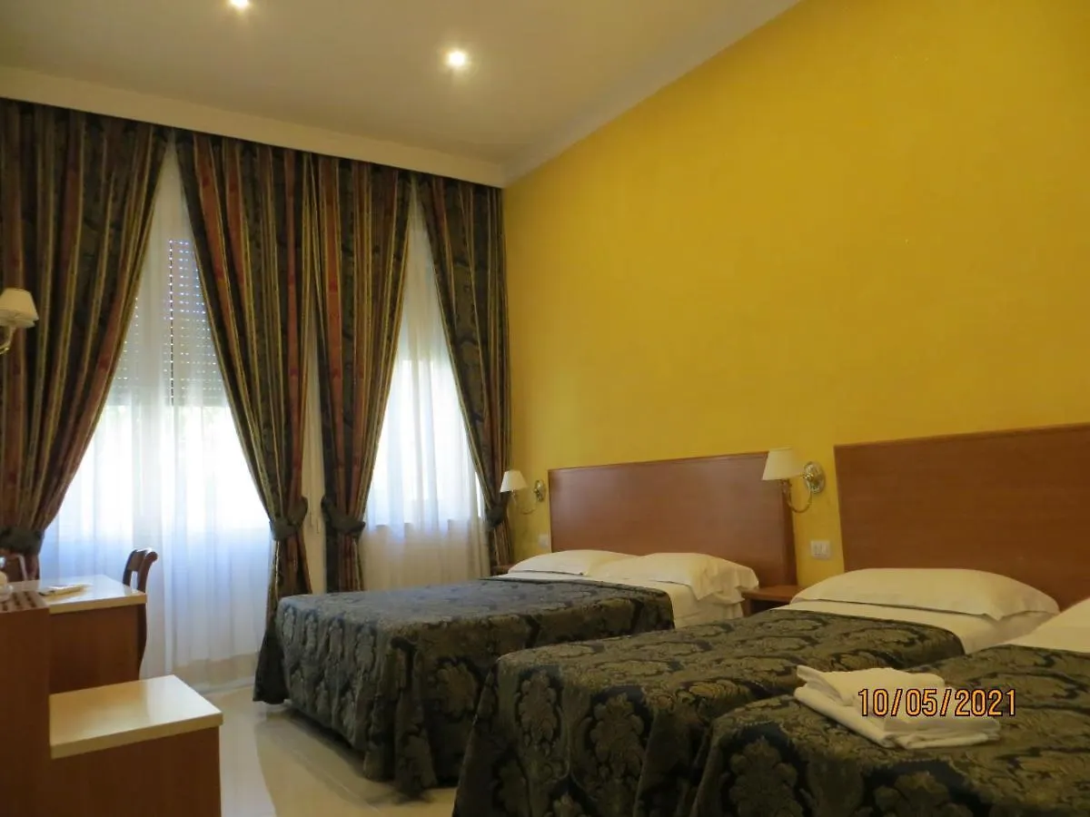 Hotel Silva Рим 3*,  Италия